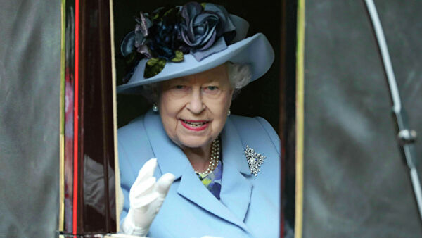СМИ: Елизавета II расстроена из-за решения принца Гарри о его статусе