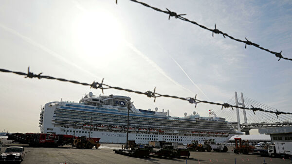 Канада эвакуирует граждан с помещенного в карантин лайнера в Японии