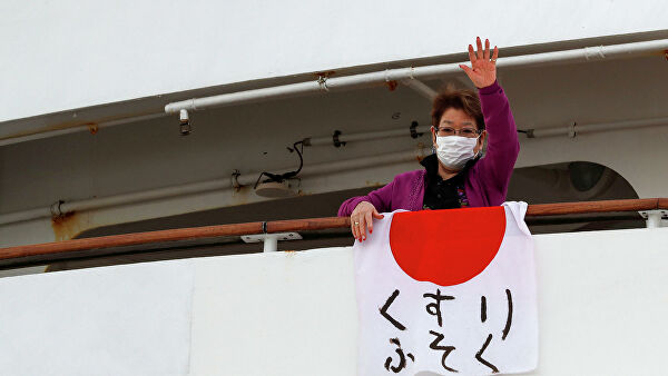 На лайнере в Японии выявили еще три случая заражения коронавирусом