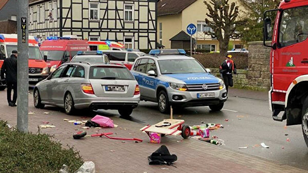 Немецкая полиция назвала наезд на толпу в Фолькмарзене намеренным