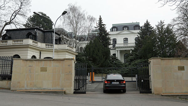 Площадь возле посольства РФ в Праге переименуют в честь Бориса Немцова