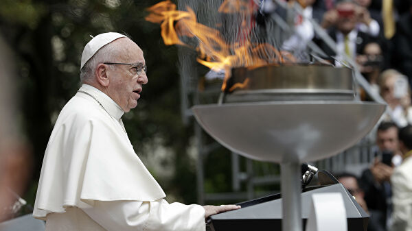 Избежать толпы. Папа Римский проведет аудиенцию в онлайн-трансляции