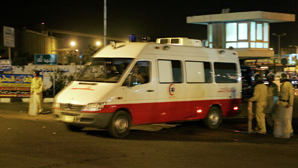 В Египте грузовик протаранил 14 стоящих автомобилей, сообщает СМИ