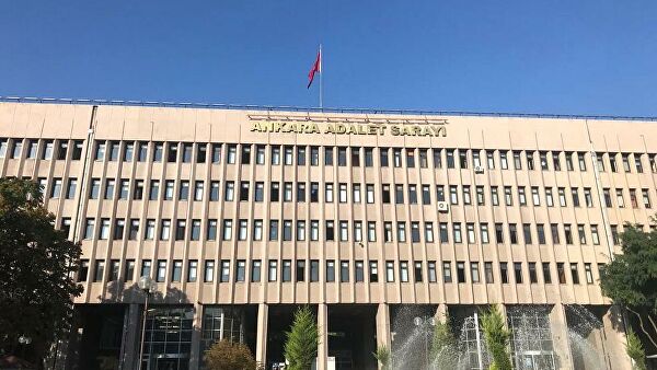 Задержанных в Анкаре журналистов Sputnik завели во Дворец правосудия