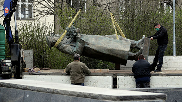 МИД Чехии прокомментировал снос памятника Коневу в Праге