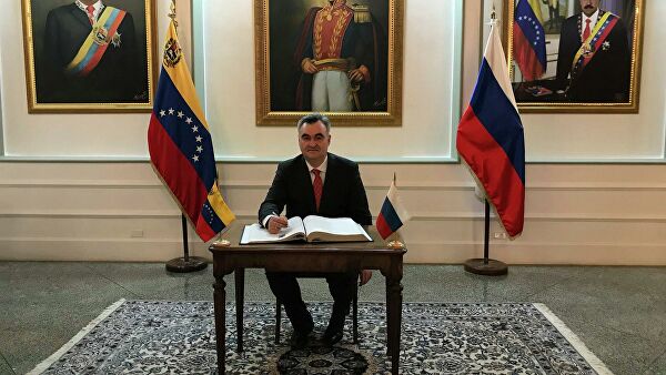 Посол оценил слова Помпео о "восстановлении демократии" в Венесуэле