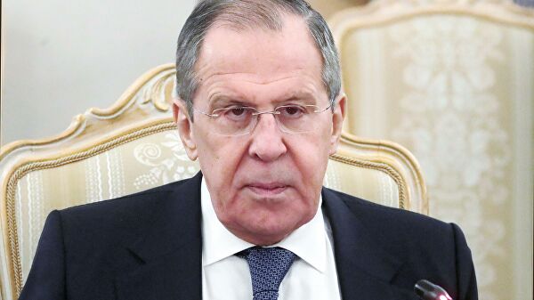 Россия продолжит помогать урегулированию конфликта в Ливии, заявил Лавров