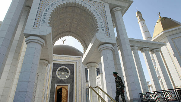 В Туркмении оставили без ограничений посещение мечетей на фоне пандемии