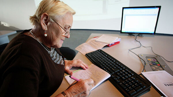 Пожилые жители Подмосковья стали чаще использовать онлайн-сервисы