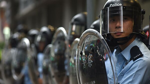 В МИД Китая заявили о необходимости решить вопрос безопасности в Гонконге