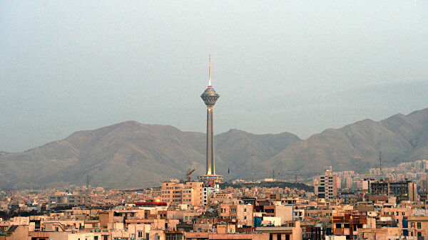 Тегеран озарила сильная оранжевая вспышка