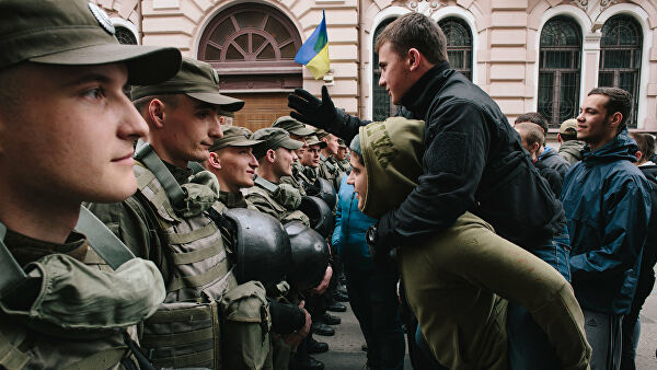 В Харькове напали на сторонника блогера Шария. Что происходит на Украине?