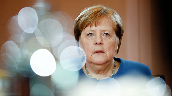 Меркель заявила, что коронавирус "не исчез и не исчезнет"