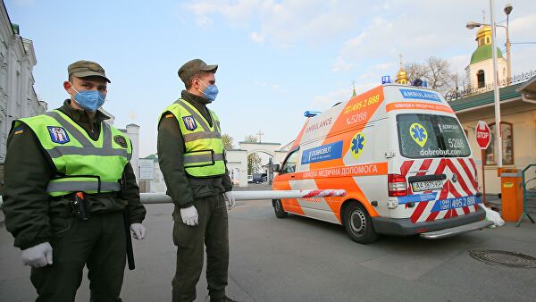 С миру по маске: кто и как помогает Украине в пандемию?