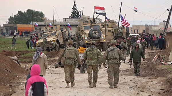 СМИ: на пути военной колонны США в Сирии прогремел взрыв