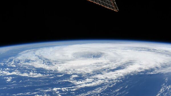 В Атлантике сформировался тропический шторм "Эдуард"