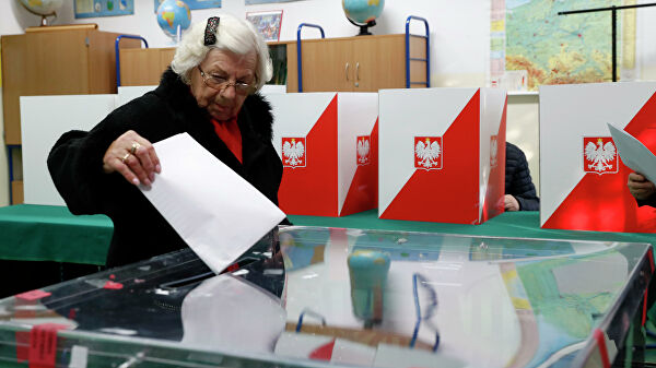 В Польше началось голосование на втором туре выборов президента