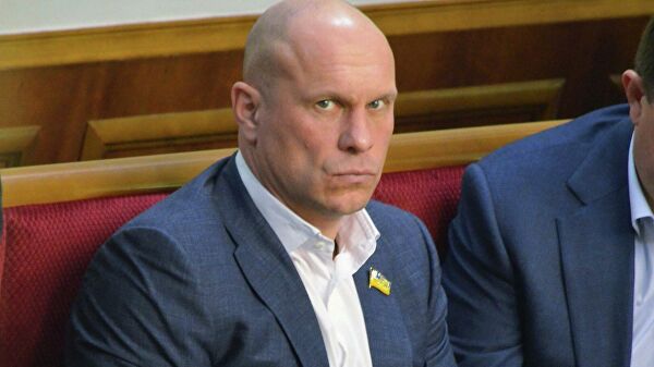 Депутат Рады предложил расстреливать на месте "циркачей-террористов"