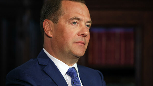 Медведев рассказал, как Закавказье могло превратиться в пороховую бочку 