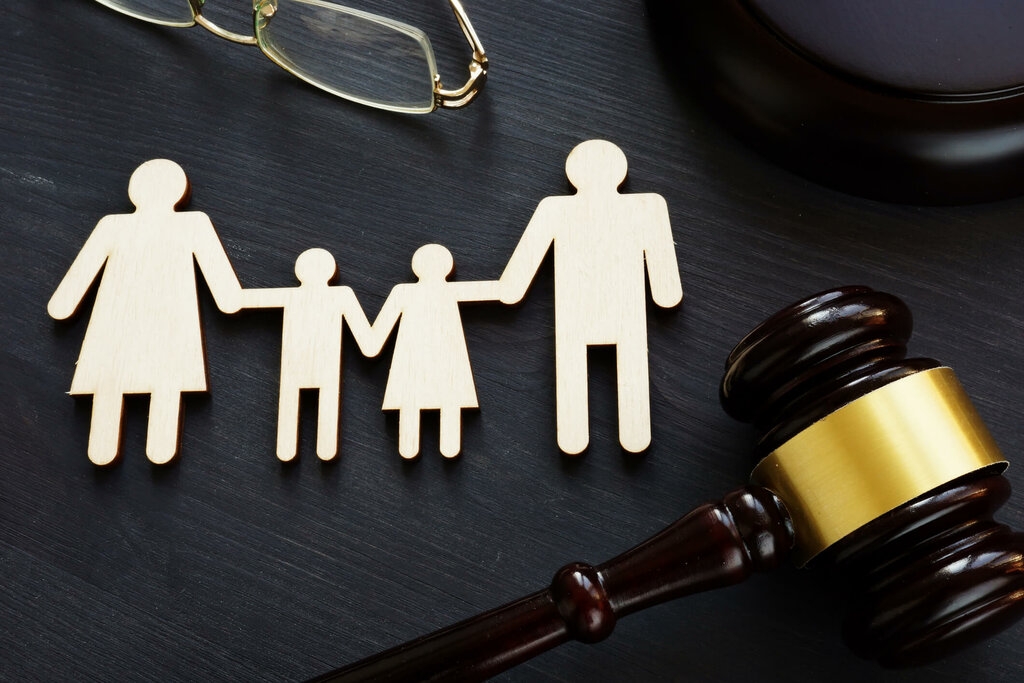 Чем занимается семейный юрист и когда он может вам помочь