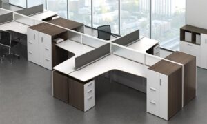 Как выбрать качественный и удобный офисный стол