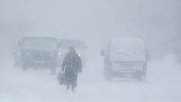 На Украине непогода оставила почти 400 населенных пунктов без света