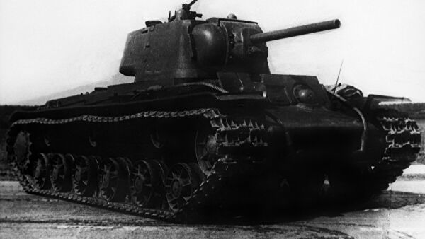 NI назвал советские танки КВ "катастрофой"