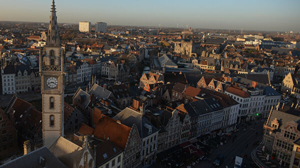 В бельгийском Генте неизвестный ранил ножом двух человек, сообщили СМИ