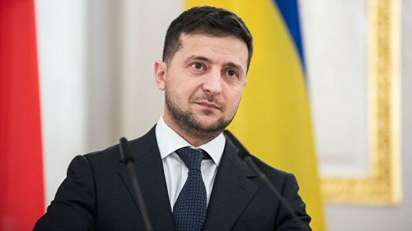 Зеленский провел совещание по "украинизации" молодежи Донбасса