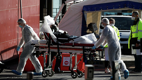 Число жертв коронавируса во Франции превысило 12 тысяч
