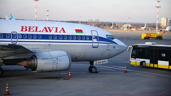 Белоруссия возобновляет регулярные авиарейсы на Украину