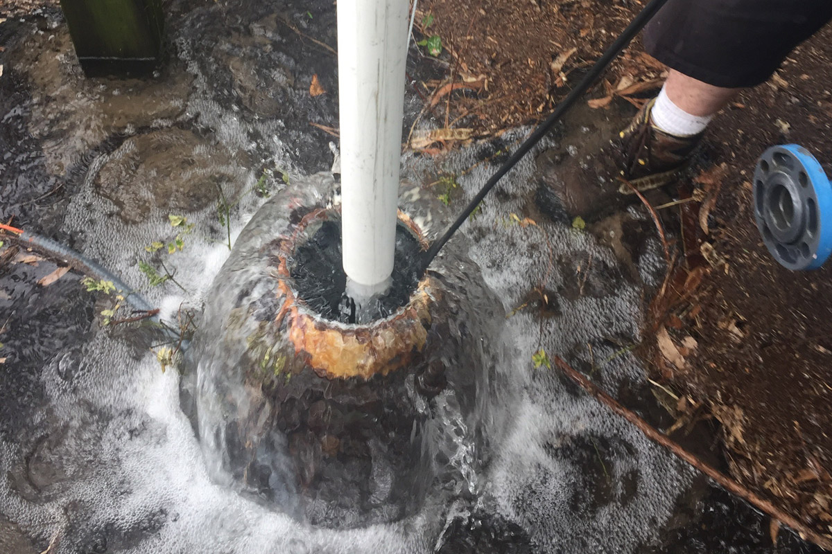 Очистите Воду, Очистите Жизнь: Важность Чистки Скважин для Здоровья и Экологии